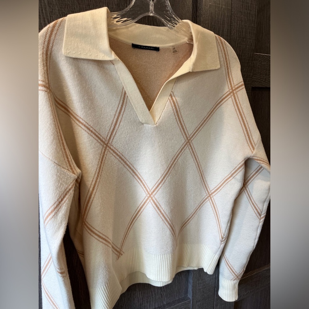 TAHARI Cream Argyle Sweater